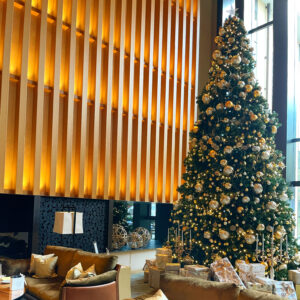 フォーシーズンズホテル京都のクリスマスツリーとアフタヌーンティー
