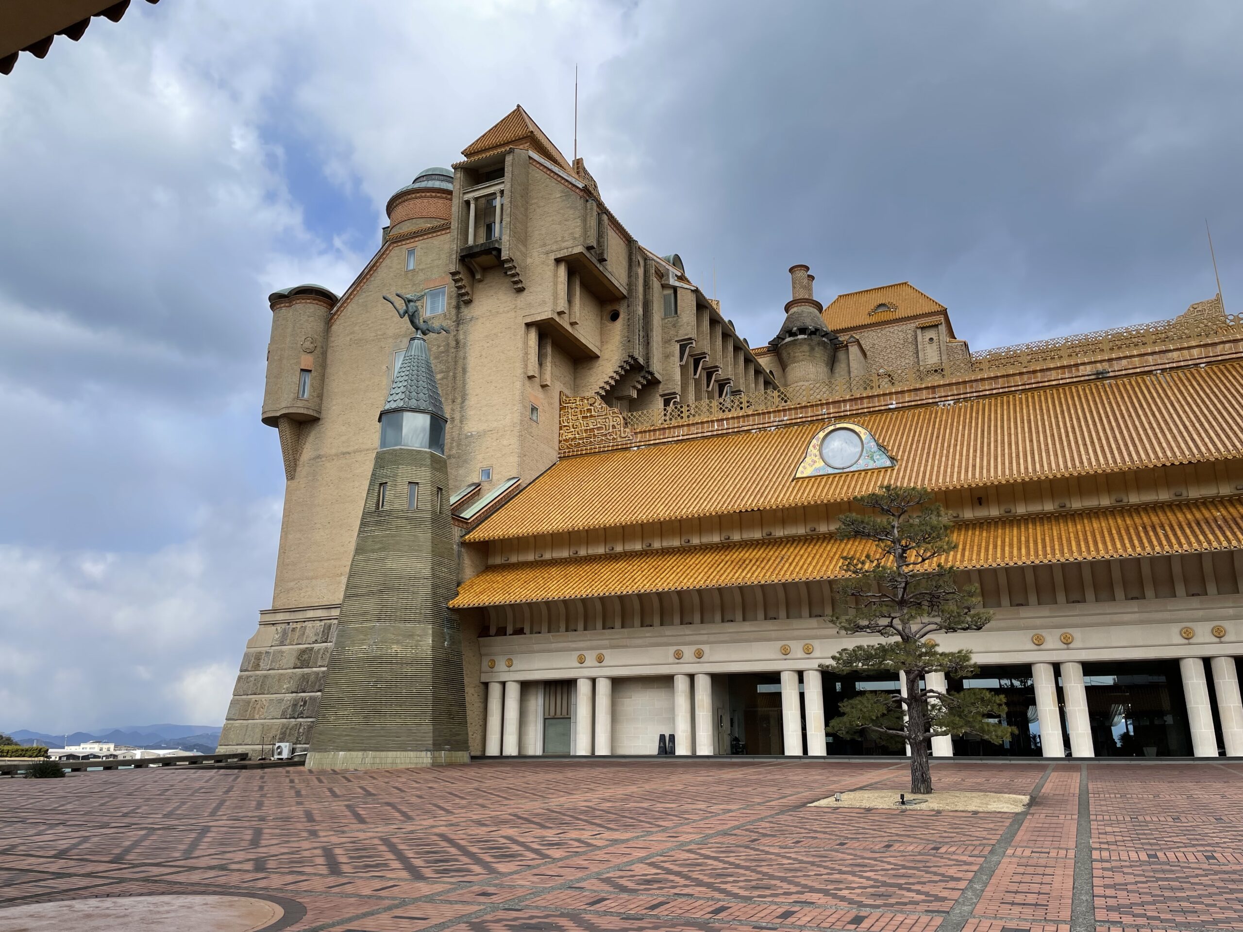 和歌山南紀白浜「川九ミュージアム」バブル時の豪華ホテルがミュージアムになっていた