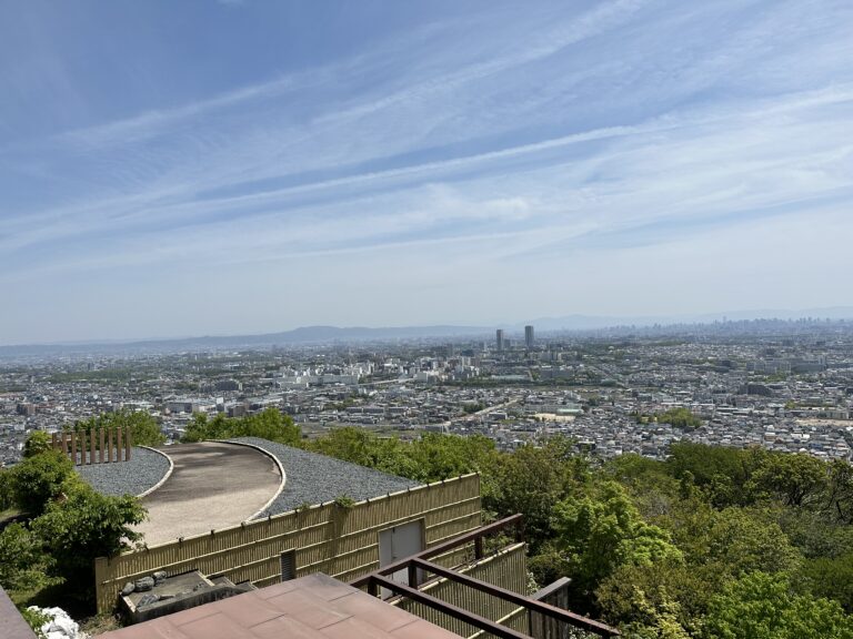 箕面ランチ 大阪北摂で山の上から景色を楽しむ みのお山荘「風の社」カフェ山帰来