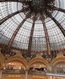 フランス パリ旅行　老舗デパートギャラリ－・ラファイエット・パリ・オスマンが素晴らしかった